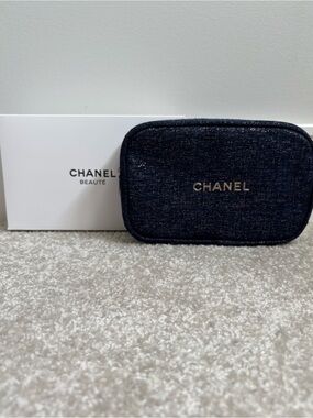 CHANEL BEAUTE Cosmetic Pouch